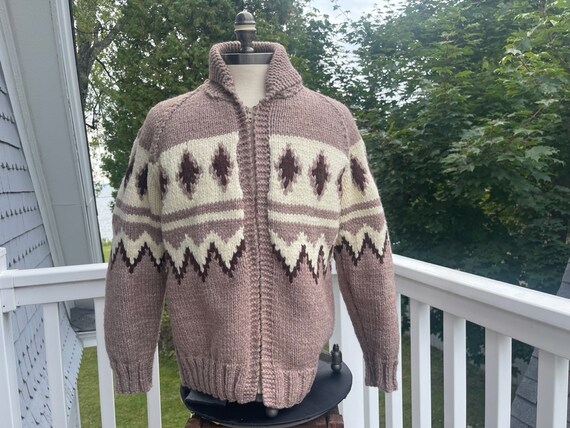 VINTAGE COWICHAN SWEATER SIZE 40