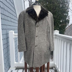 Vintage Wool Tweed Coat, Faux Fur Collar, Lining, Barometer Brand, Brown, Sz. 40R, Excellent Condition, Classic! Quality Construction, Warm!