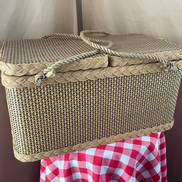Vintage 1950s Redmon Wicker Picnic Basket, Like New, Gingham Fabric Lined, Wood bottom & Frame, Rope Handles, Woven Wicker, Braided Trim