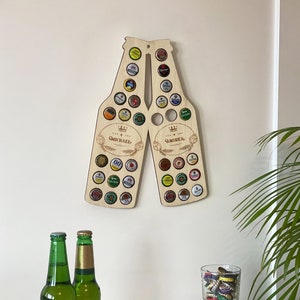 Carte de bière en bois personnalisée - cadeau pour les amateurs de bière et les collectionneurs de capsules de bouteilles - bouteilles de bière avec 34 compartiments - cadeau de bière avec nom