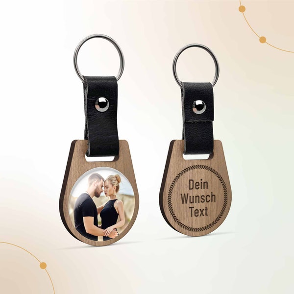 Schlüsselanhänger aus Holz mit Foto & Wunschtext personalisiert | Geschenk für Freundin Freund Partner Verkündung Geburt Geburtstag Familie