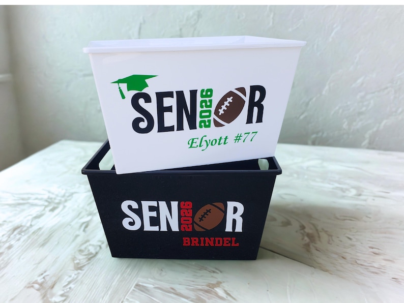 Custom Football Senior Graduation Basket – Personalized Name Gift for Class of 2026 Football Grad Keepsake Senior Night 2026 Sport Team Gift bild 3