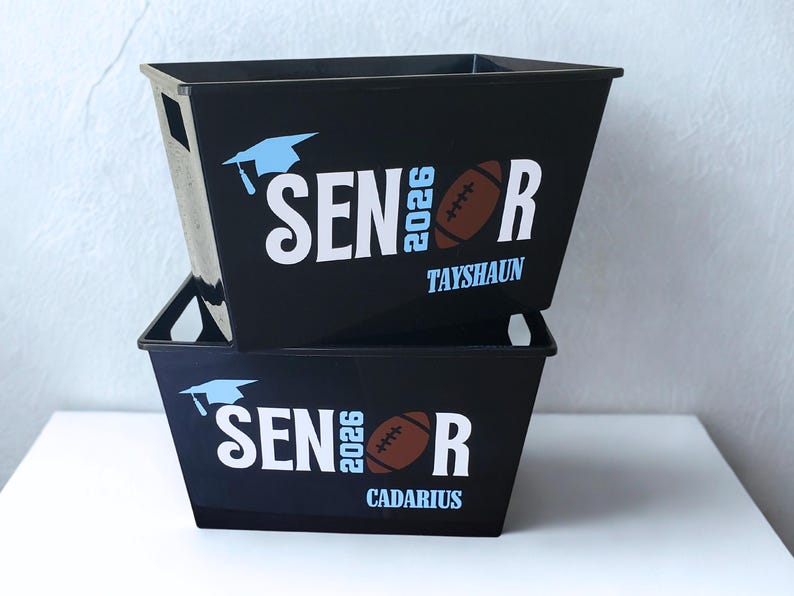 Custom Football Senior Graduation Basket – Personalized Name Gift for Class of 2026 Football Grad Keepsake Senior Night 2026 Sport Team Gift bild 2