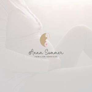 Personalisierbares Logo mit der Silhouette einer schwangeren Frau, ideal für Hebammen und Doulas.