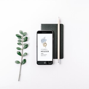 Zartes vorgefertigtes Hebammen- und Doula-Logo mit Silhouette einer schwangeren Frau. Personalisierbares Design in Wunschfarben, geeignet für familienorientierte Dienstleistungen.