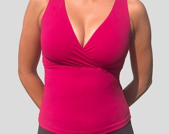 Omkeerbare tanktop met ingebouwde bh: elektrisch roze hemdje, bralette grote maten
