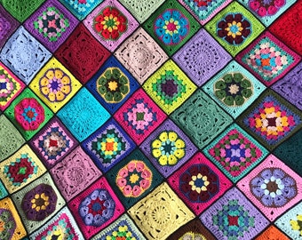 Handgemachte Oma-Quadrat-Häkeldecke aus Baumwolle zum Verkauf, gehäkelt, afghanischer Überwurf, Blumen-Patchwork-Decke, gehäkelte Retro-Decke, gestrickt