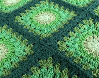 Pine green lap crochet blanket handmade emerald green modern crochet small Afghan blanket for sale olive green quilt