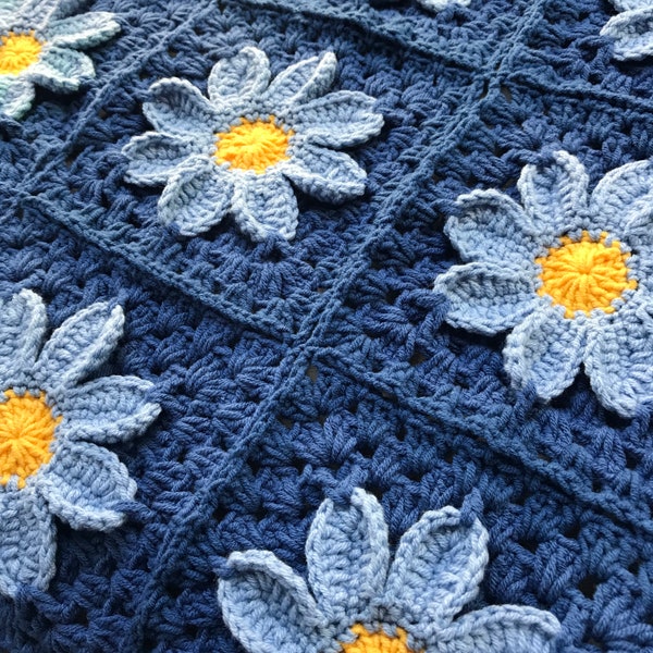 Jean denim blue decor 3D large daisy thick crochet granny square crochet blanket handmade for sale cotton lap throw Afghan throw quilt