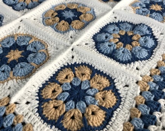 Trapunta fatta a mano all'uncinetto in cotone all'uncinetto quadrato della nonna in vendita lavorata all'uncinetto coperta afghana coperta patchwork di fiori all'uncinetto coperta retrò lavorata a maglia