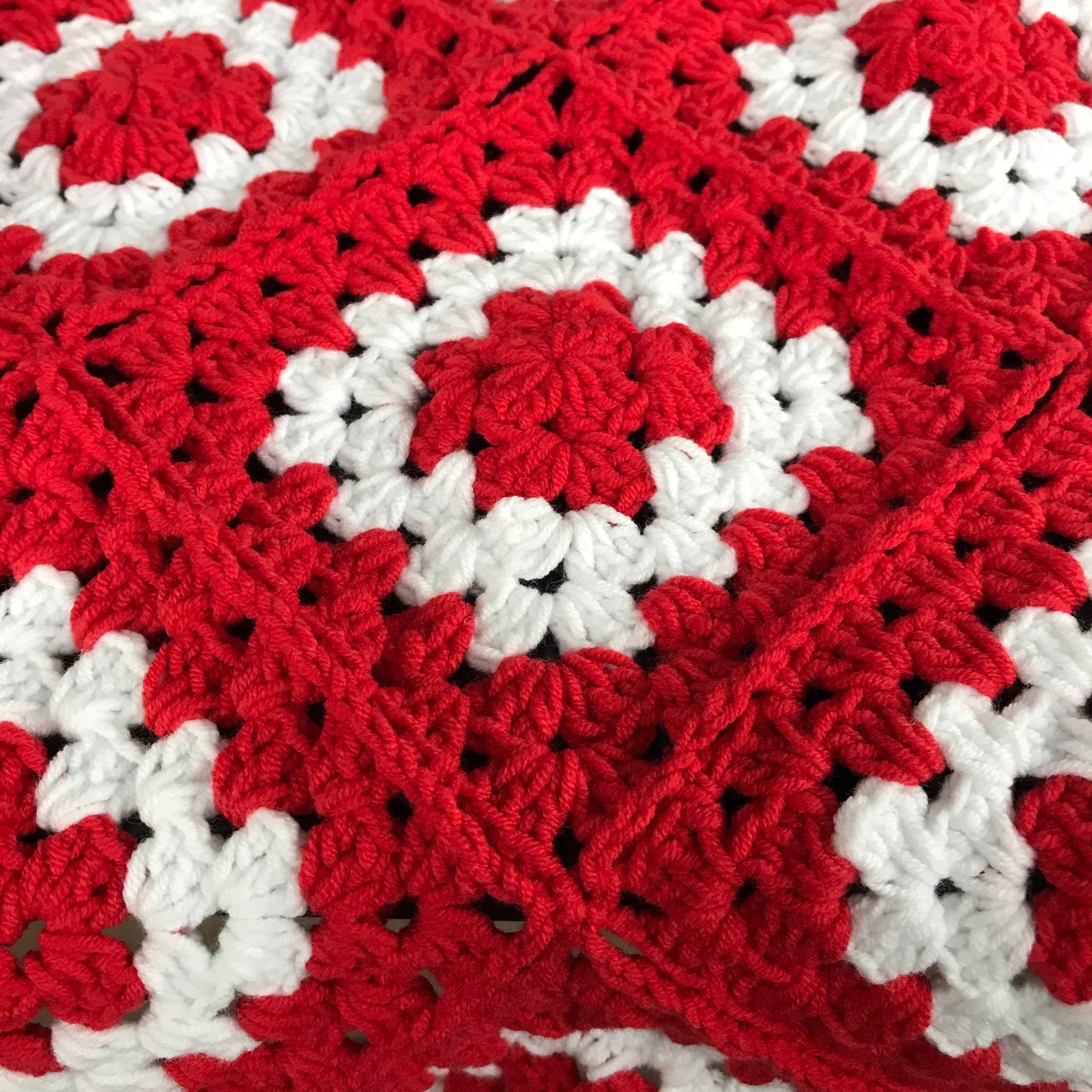 【USA vintage】granny blanket 赤×白 クリスマスカラー Red and White Granny Square Crochet Blanket: Team Canada Colors - Etsy