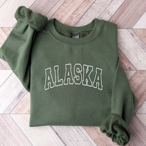 Embroidered Alaska Sweatshirt: Vintage Style Crewneck