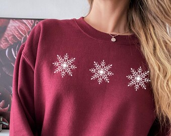 Embroidered Snowflake Sweatshirt: Cozy Winter Crewneck