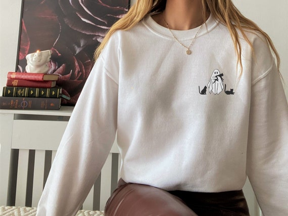 Embroidered Ghost Cat Sweatshirt: Spooky Halloween Crewneck