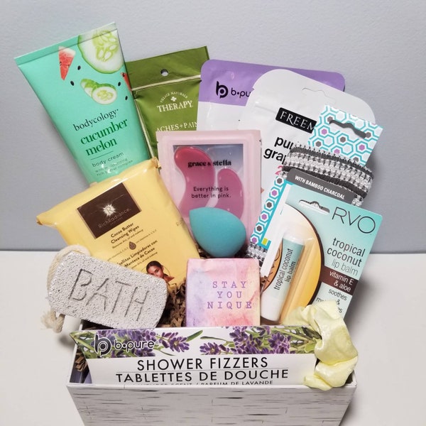 Pamper Gift Box | Treat your Loved one to a Spa Kit to help them relax! | Over 10 Beauty Products including; Face & Eye Masks!