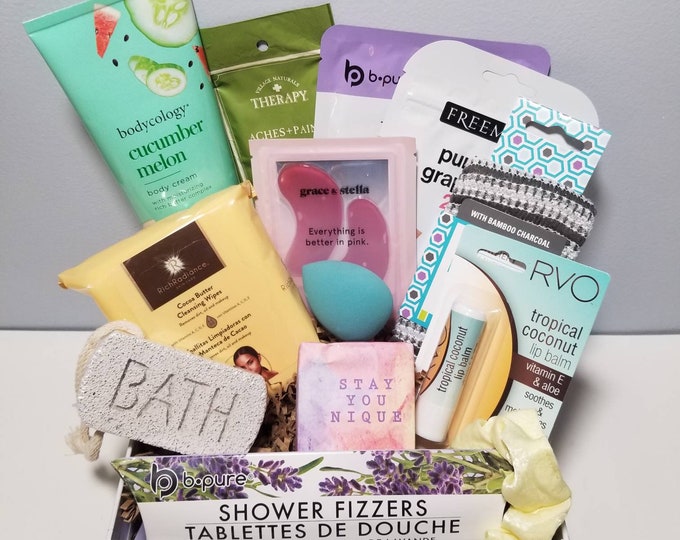 Pamper Gift Box | Treat your Loved one to a Spa Kit to help them relax! | Over 10 Beauty Products including; Face & Eye Masks!