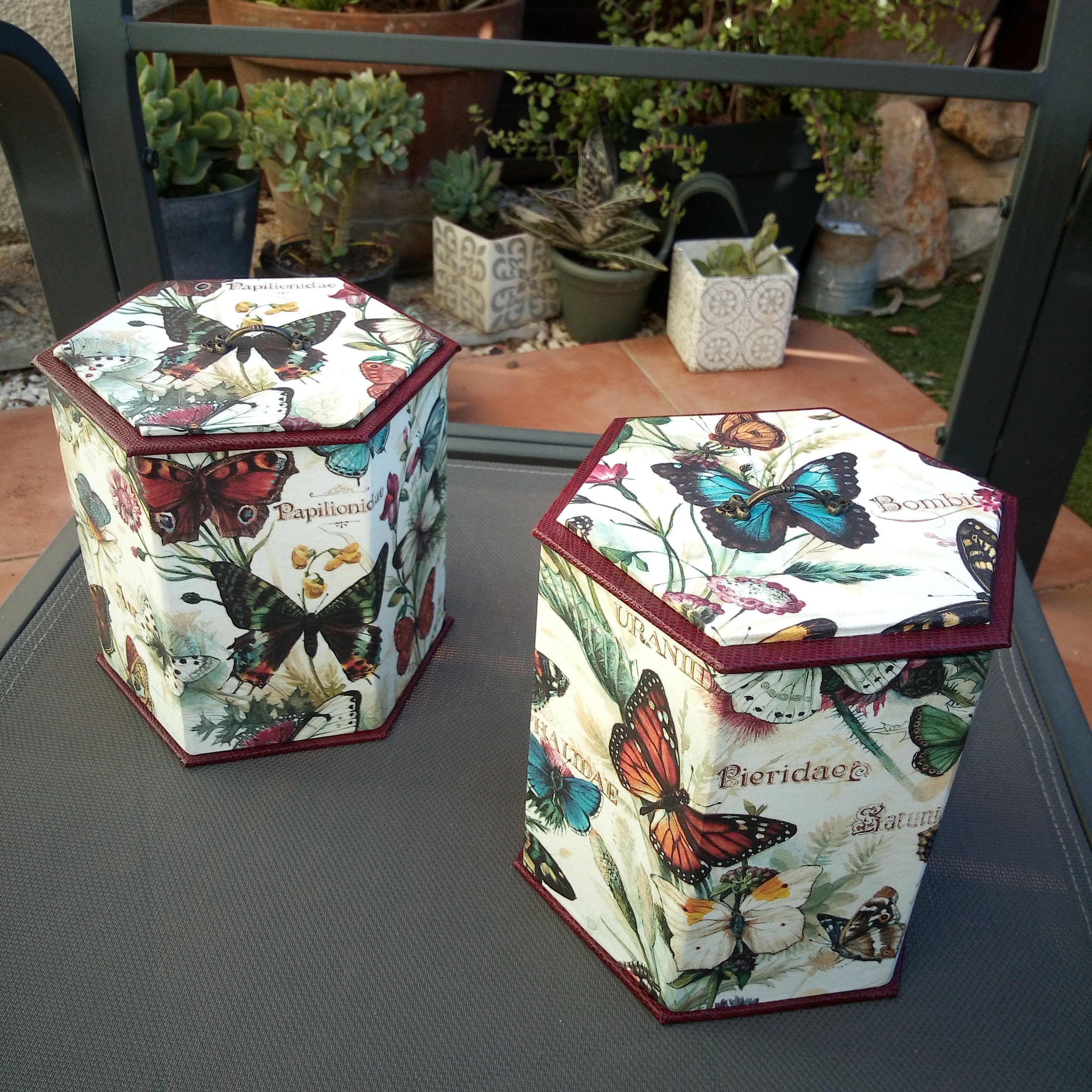 2 Boîtes Assorties Motifs Papillons , Fait Main