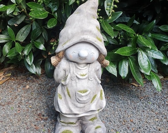 Gartenfigur Gartenzwerg Oma mit Zipfelmütze 47 cm