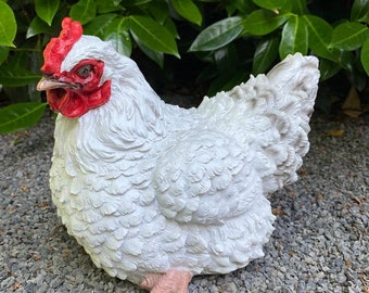 Gartenfigur sitzende weiße Huhn Figur 19 cm