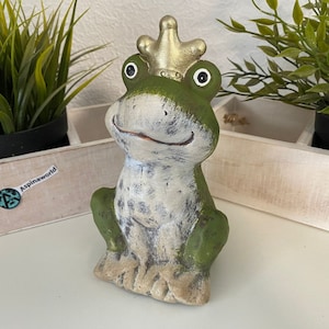 Decorative frog figure with crown 18 cm