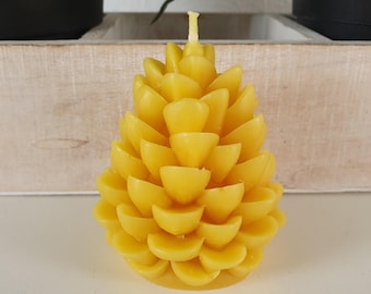 Bijenwaskaars, dennenappelkaars, 8 cm – kaars gemaakt van 100% bijenwas