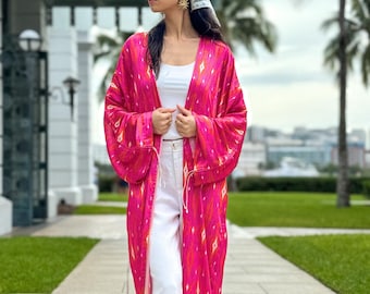 Abaya ikat uzbeka de seda ecológica: Kimono con diamantes rosas y rojos