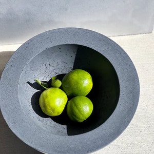 XL Massive Concrete Bowl 28 cm | Hand Molded Centrepiece l Handcrafted Fruit Bowl | Unique Housewarming Gift | Wedding Gift | Catchall Bowl
