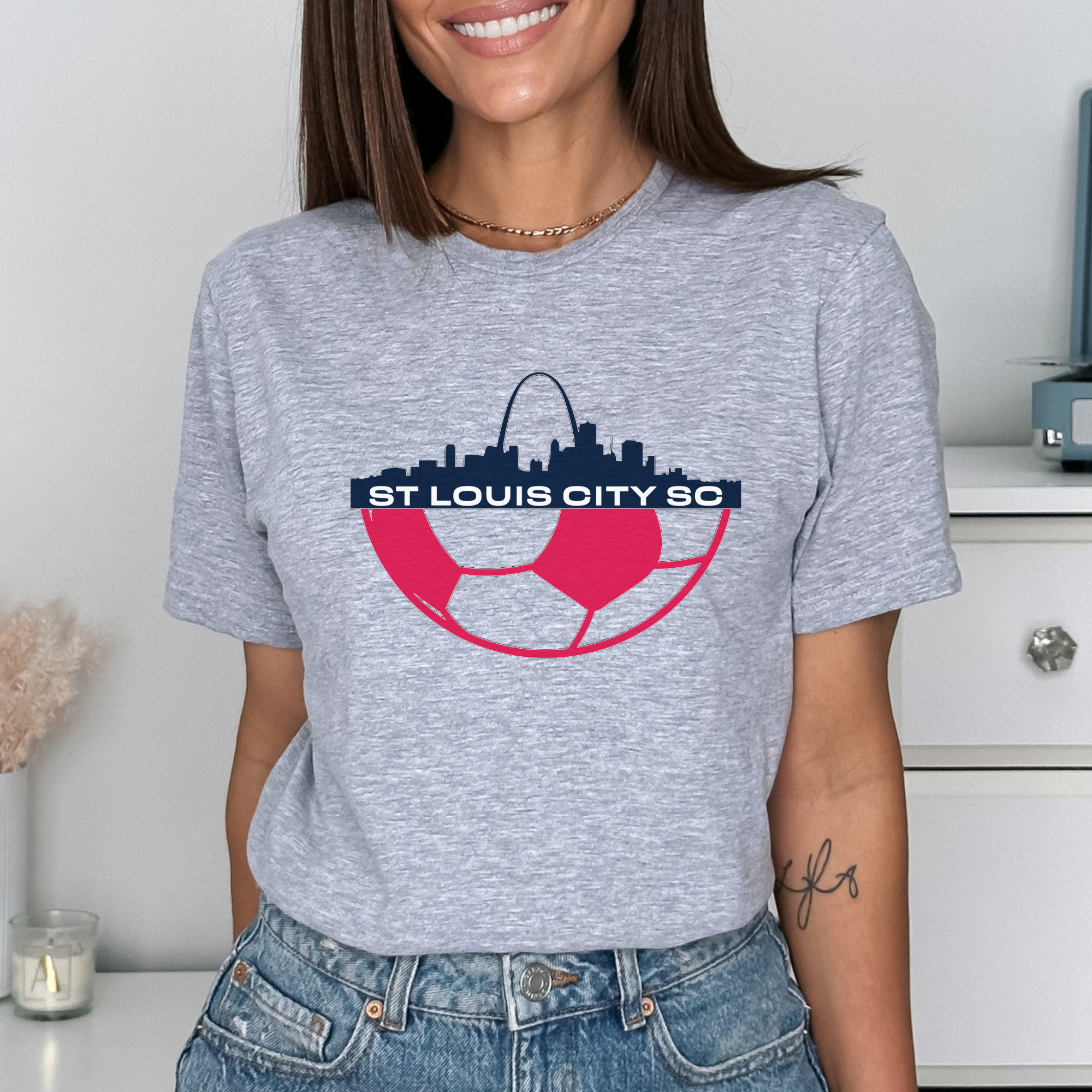 Vintage St. Louis Baseball STL Skyline Novelty Cardinal Gift T-Shirt