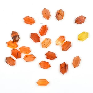 Naturlig karneol, dubbelterminerad spets, fasetterad ädelsten, handskuren kristallstav för smyckestillverkning, 6 x 12 mm trollstav, kristall, heminredning