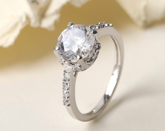 Round Cut 1.50 Ct Lab Grown Diamond Engagement Ring, Gold Wedding Ring