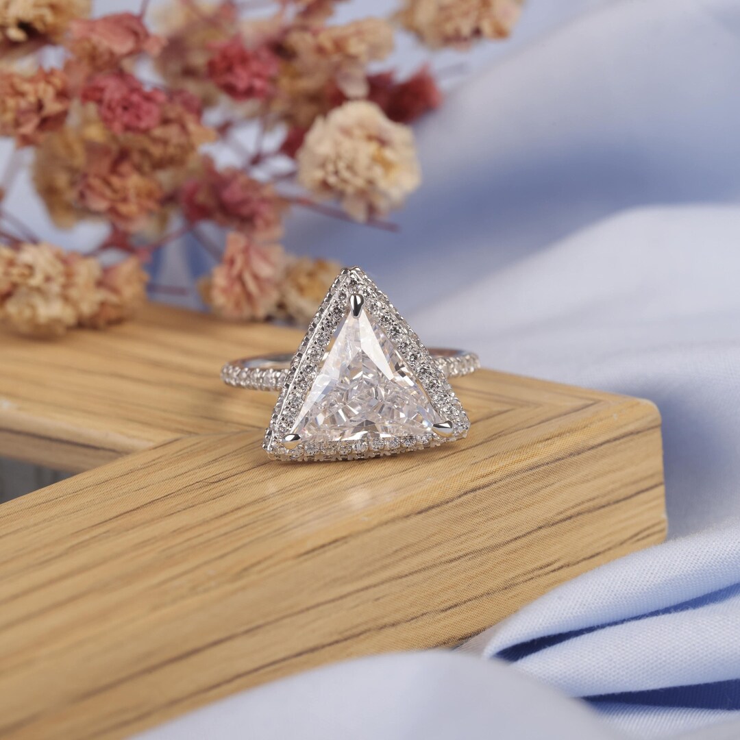 Triangle Cut Rings Triangle Cut Moissanite Engagement Ring, Trilliant Cut Solitaire ...