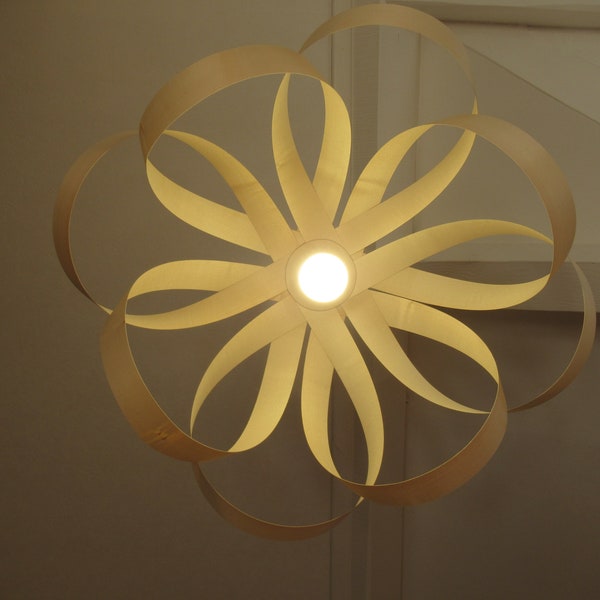 lustre en bois - luminaire - plafonnier - suspension - lustre en bois léger - lustre en placage - lustre aérien - lustre bohème