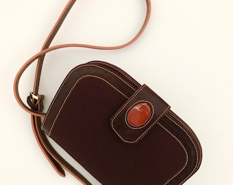 Shoulder bag with interchangeable stone
