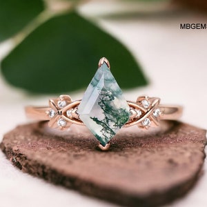 Natural Moss Agate Kite Ring For Women, Vintage kite Cut Green Moss Agate Engagement Ring, Women Unique bridal Wedding Ring , Gift For Her