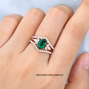 Emerald Ring for Women, Solid Gold Emerald Ring, Emerald Cluster Ring, Minimalist Green Gemstone Ring, May Birthstone Ring, Gift for Her
