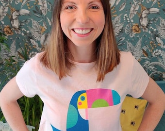 Toucan t-shirt - 'Psychedelic Roy' - Women - Organic, sustainable cotton - PLASTIC-FREE PACKAGING