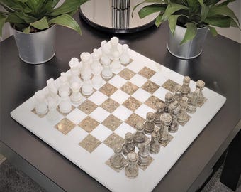 Ręcznie robiony zestaw szachów marmurowych: biało-szara plansza z warcabami