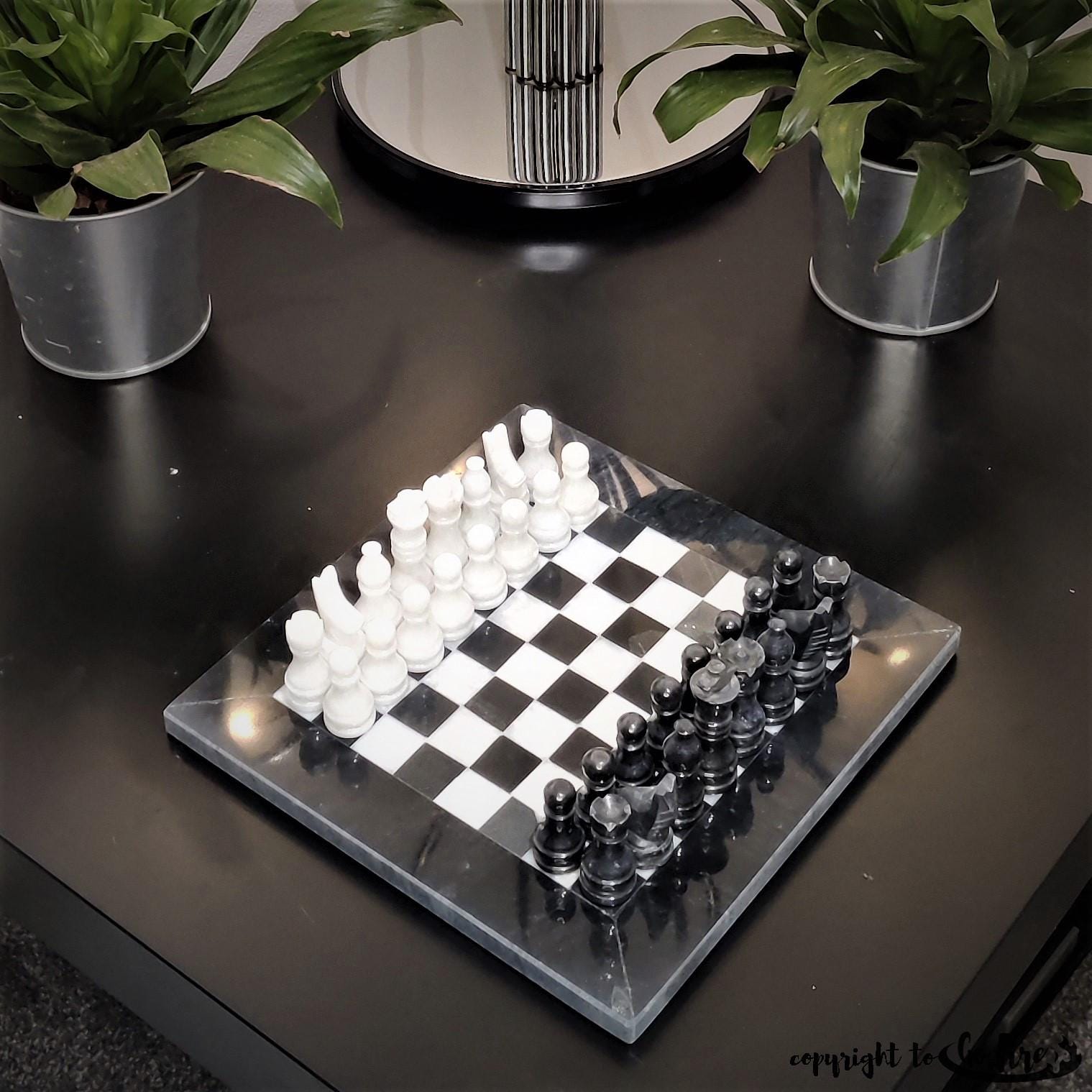 Schachbrett Aus Marmor – Schwarz-Weiß, 30x30 Cm | Elegantes Brettspiel & Deko-Objekt