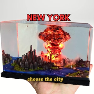 CHOOSE THE CITY, resin diorama, atomic bomb, resin sculpture, epoxy resin art, small lamp, miniature diorama