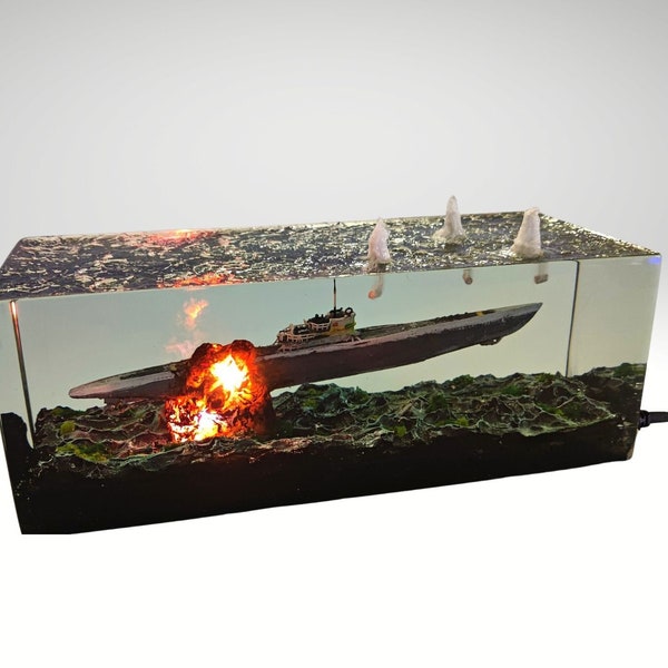 escultura de resina, diorama de resina, submarino alemán, arte en resina, escala 1:350, explosión submarina