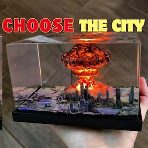 CHOOSE THE CITY, resin diorama, atomic bomb, resin sculpture, epoxy resin art, small lamp, miniature diorama