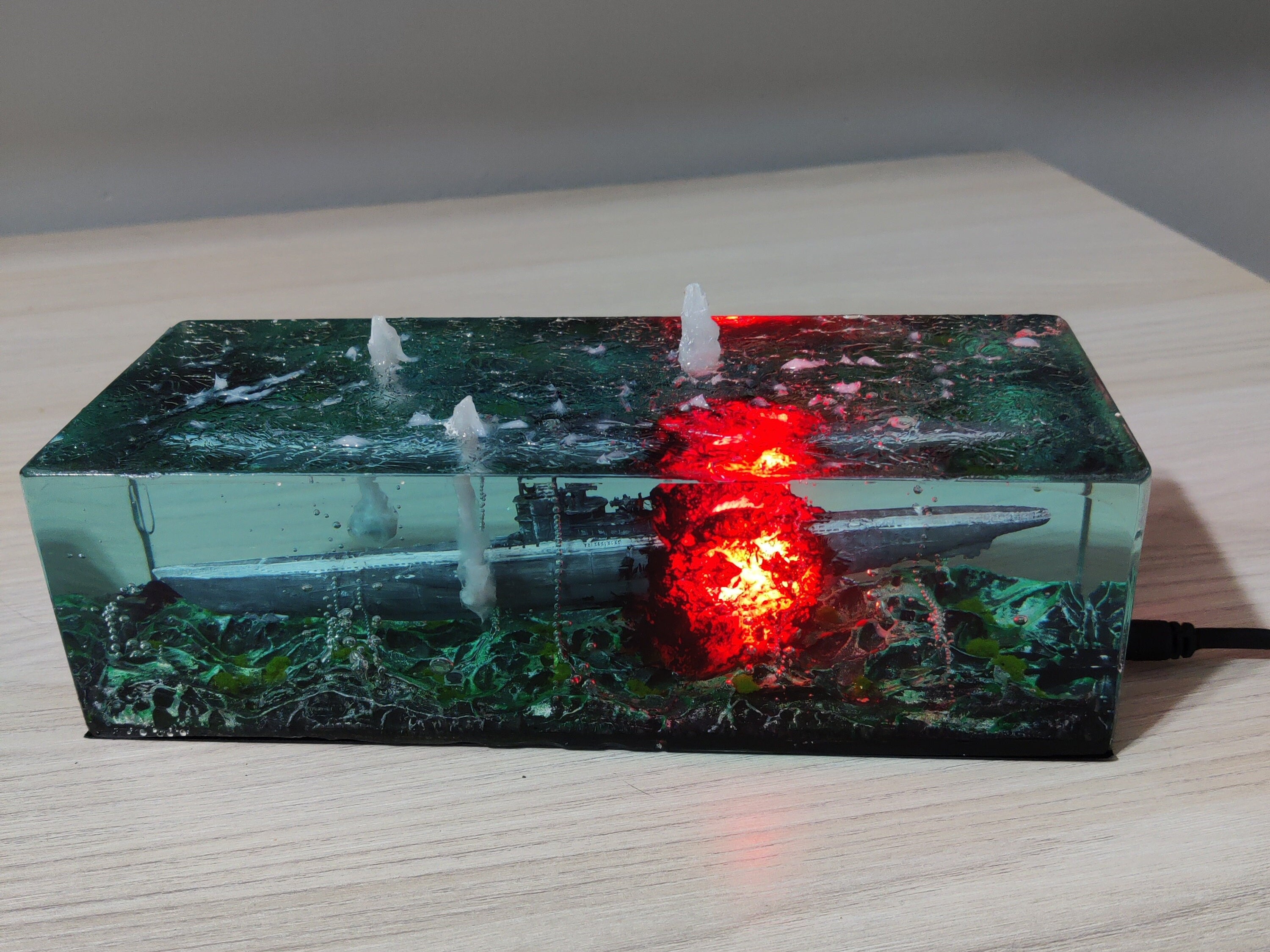 ドイツ潜水艦樹脂ジオラマ、水中爆発彫刻、小型ランプ - Etsy 日本