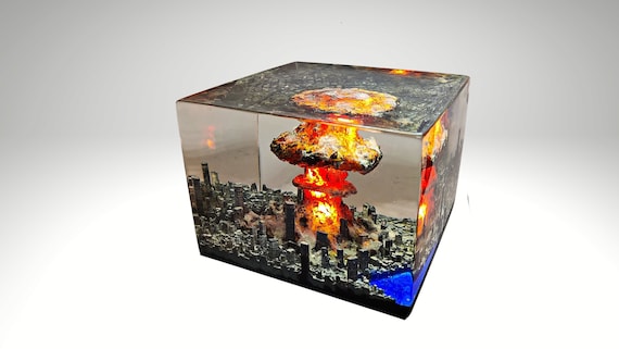 Resin Diorama, Atomic Bomb, Resin Sculpture, Epoxy Resin Art, Small Lamp,  Miniature Diorama 