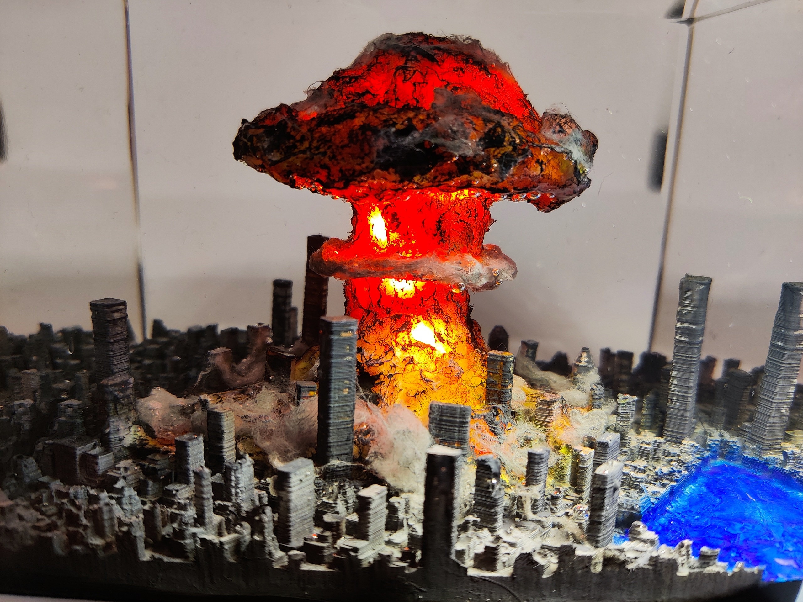 S74A 1/16スケール ミニ樹脂彫刻 完成品 フィギュア ジオラマ小物 樹脂ジオラマ、原爆、樹脂彫刻、エポキシ樹脂アート、小型ランプ