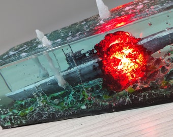 樹脂ジオラマ、樹脂ランプ、樹脂彫刻、ドイツ潜水艦、樹脂アート、スケール1:350、水中爆発、小型ランプ