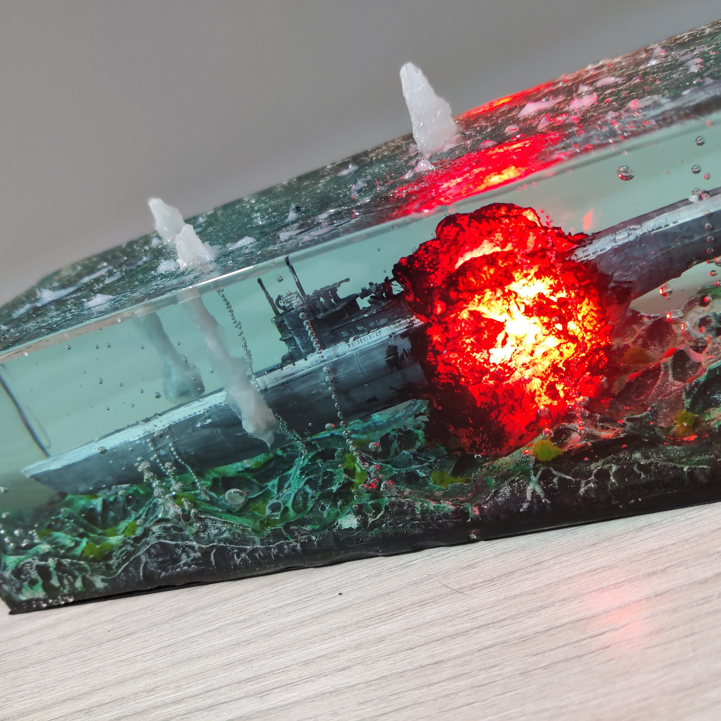 ドイツ潜水艦樹脂ジオラマ、水中爆発彫刻、小型ランプ - Etsy 日本