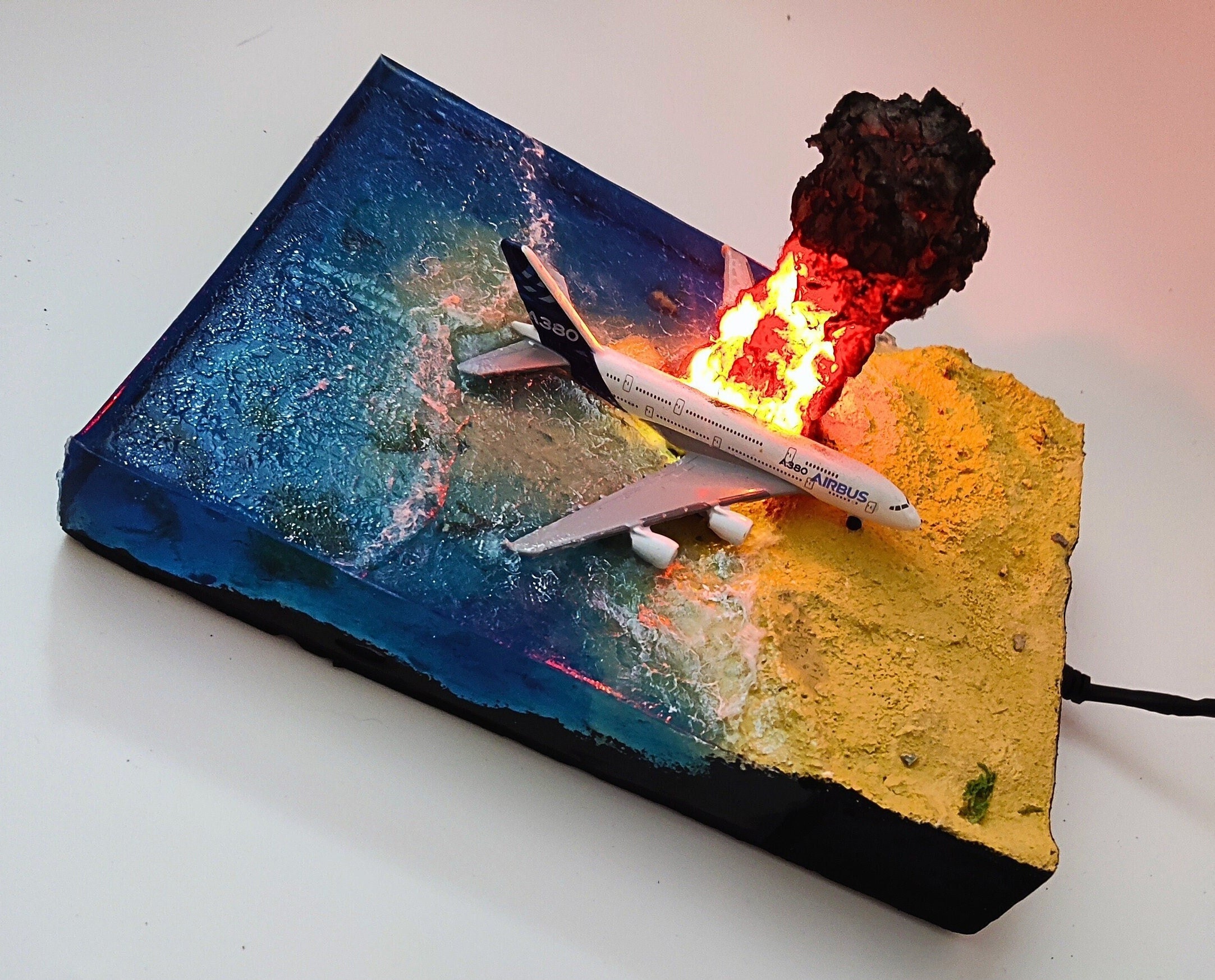 Diorama With Resin, Miniature Plane Disaster, Beach Diorama