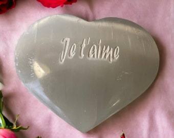 Cœur en Sélénite gravé "Je t'aime" , pour une déclaration  d'amour.