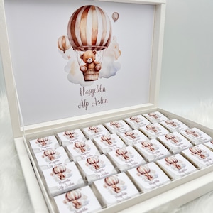 Chocoladedoos gepersonaliseerd in goud, zilver, zwart, roze of lichtblauw voor bruiloften, verlovingen, babyshowers, kinderfeestjes - gastengeschenk