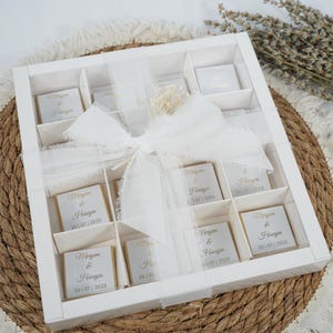 Personalized chocolate box with gold lettering - with bow & dried flower - wedding, engagement gift idea - guest gift - Nikah, Nisan